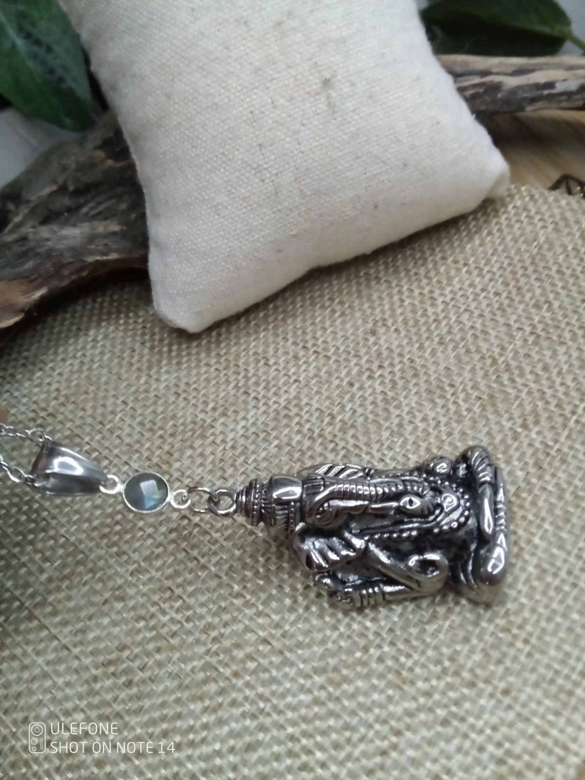 Colar pingente Ganesh prateado e pedra natural de labradorita – photo 2